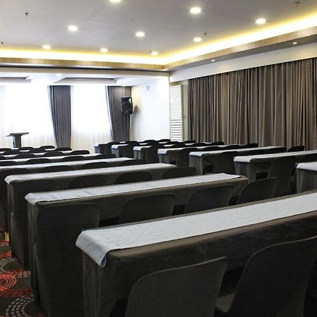 Fersal Hotel Malakas, Quezon City Exteriör bild