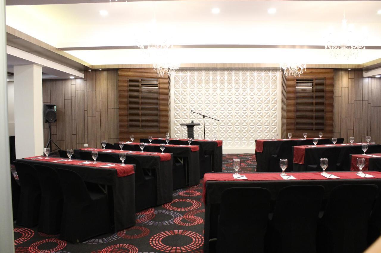 Fersal Hotel Malakas, Quezon City Exteriör bild